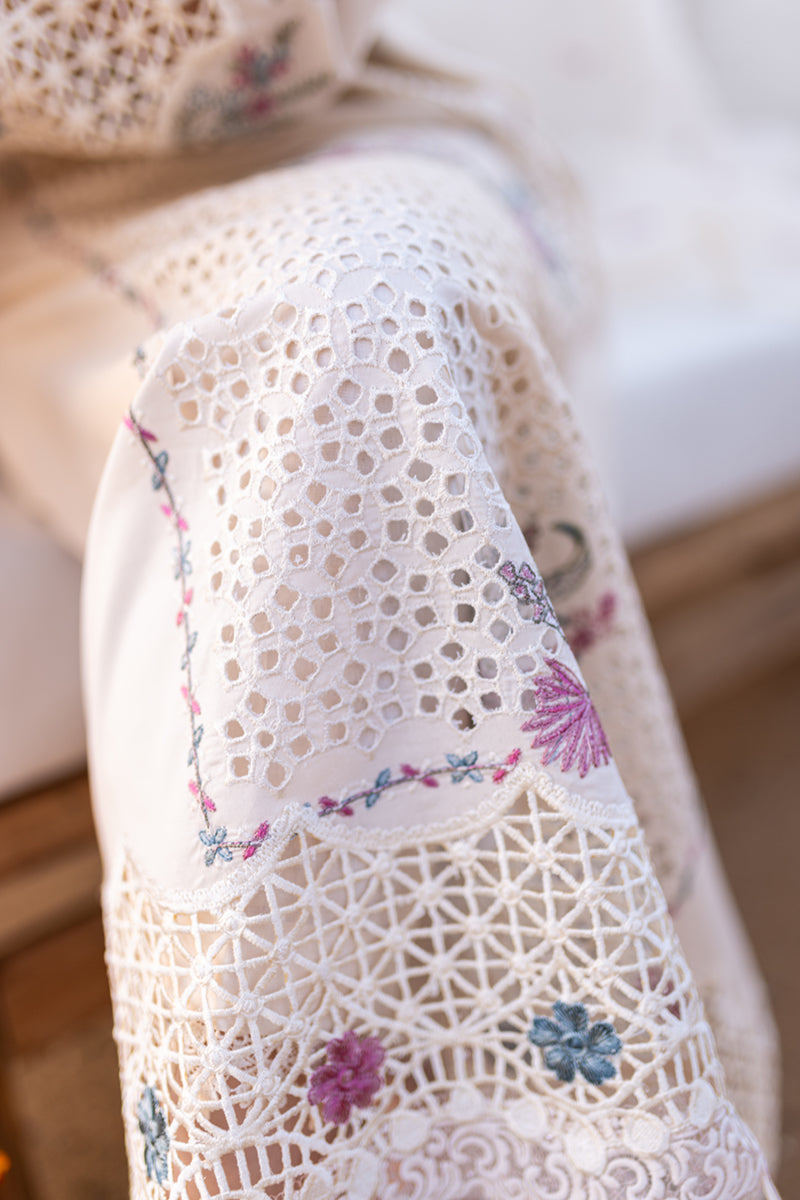 QALAMKAR - 3PC LAWN EMBROIDERED SHIRT WITH ORGANZA CUTWORK EMBROIDERED DUPATTA AND TROUSER - 1050