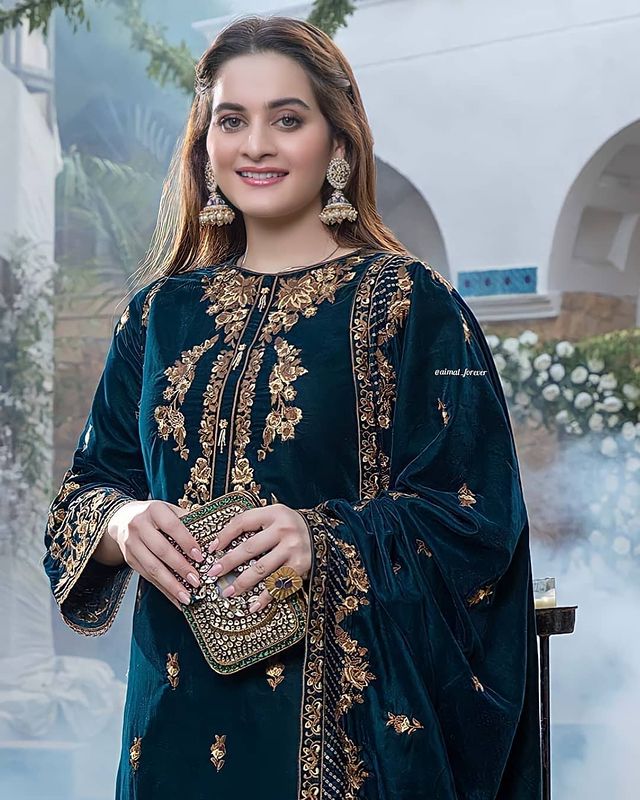 AZURE VELVET 3PC EMBROIDERED WITH VELVET EMBROIDERED DUPATTA-950