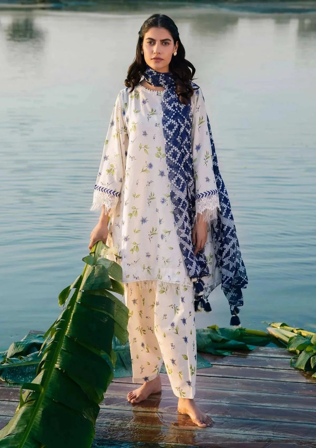 MARIA B 3PC KARANDI PRINTED SHIRT WITH KARANDI PRINTED DUAPTTA AND TROUSER-814